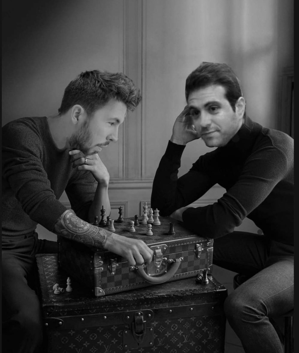 LLalope's tweet photo. Que elegancia la de Andorra...💜💚
@WillyrexYT @vegetta777 https://t.co/63VGkmqIW5