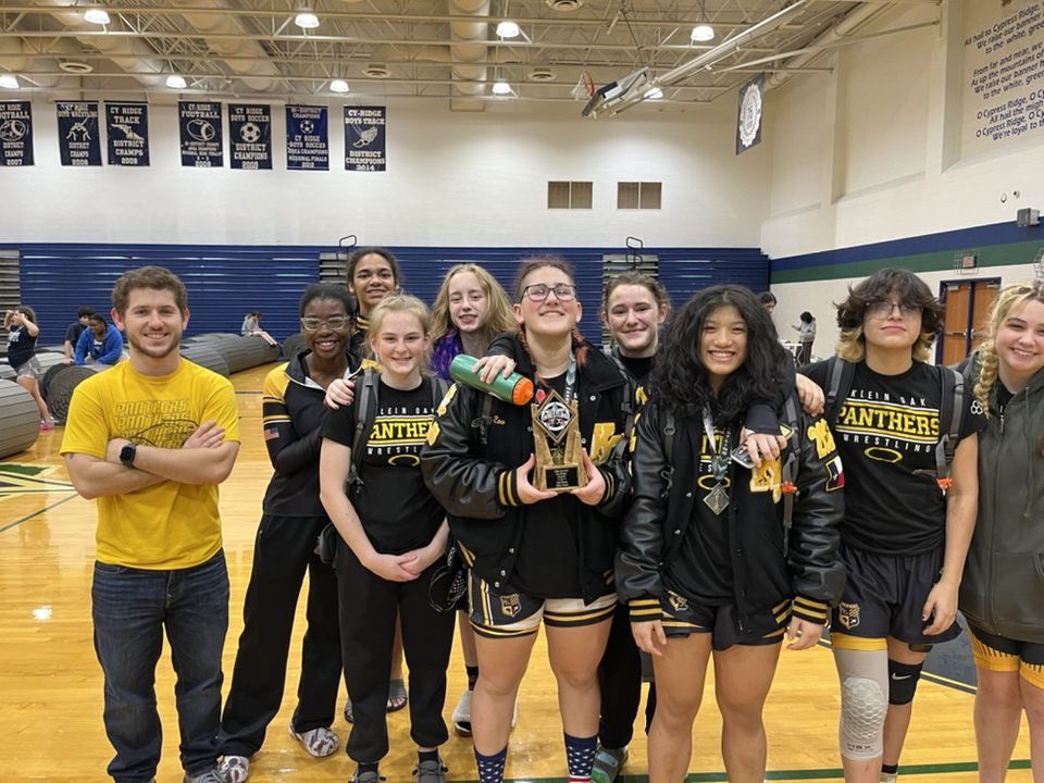 _GetOuttaDodge's tweet photo. Congratulations to The Klein Oak Panthers. The ladies took 3rd overall and the gentleman took home 1st place at the Cy-Ridge Classic! @BrockDodge50 had 3 wins and 2 losses. On with the body count! @KleinOak @k_oakwrestling @OakGAthletics #stackinbodies #bodycount #oakem #FINISH https://t.co/tZ235oc5Em