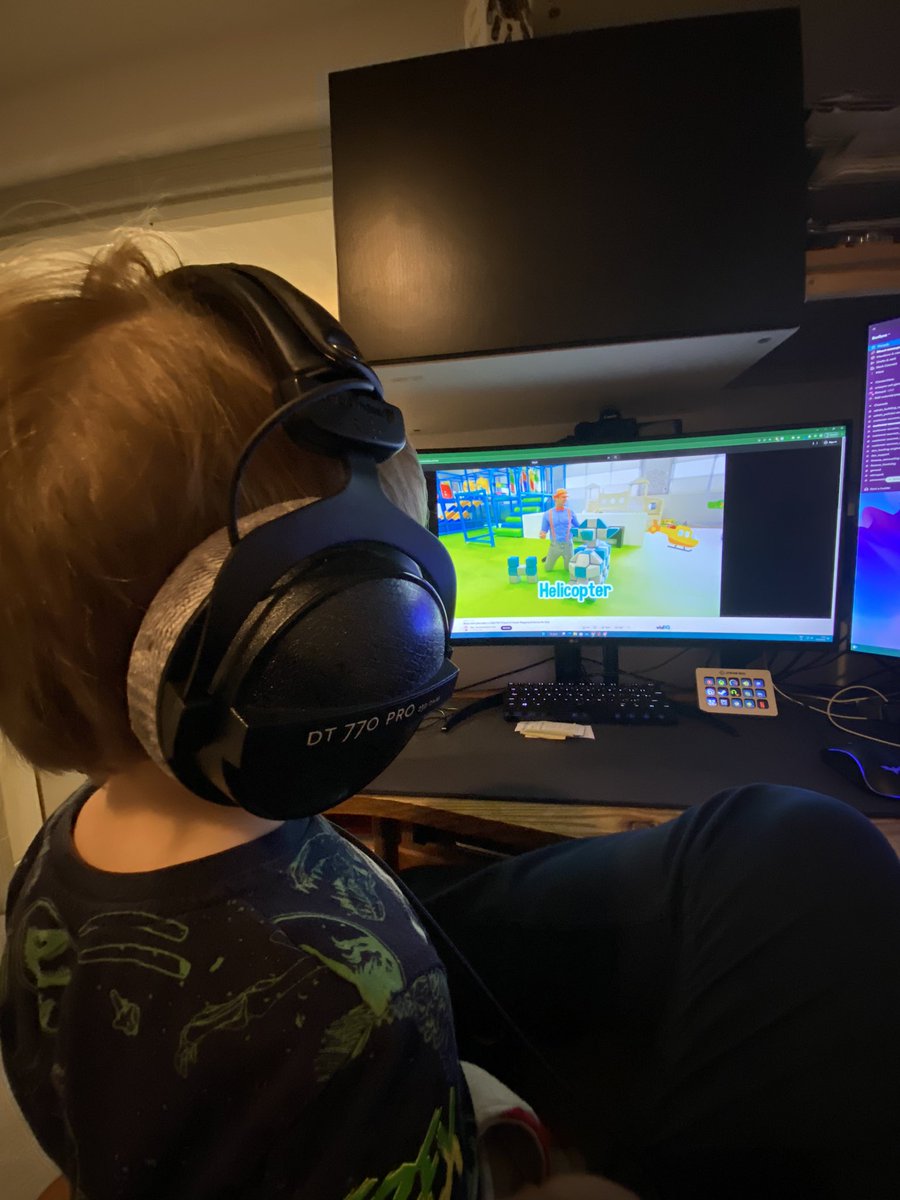 leemurray_king's tweet photo. @beyerdynamic approved by my 3yr old 😂
#DT770Pro 
He loves them, it’s actually hard finding comfy headphones for kids. 
Might need a second pair 😜 https://t.co/KvaueQoK4k