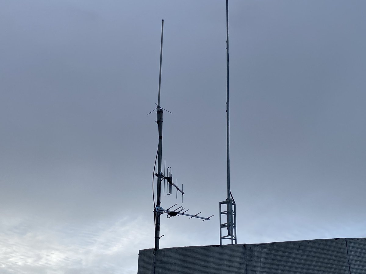 LE_F4GXS's tweet photo. Aujourd’hui, installation d’un nouveau transpondeur VHF/UHF pour l’ADRASEC 44 à Corcoué, nouvelles antenne directive pour le maillage du réseau en UHF et nouveau coax. 👍📡📻😌🔊
#SecuriteCivile #Adrasec #Adrasec44 #Reseau #Radio #Hamradio #AmateurRadio #Radioamateur https://t.co/LiIAqlHeLB