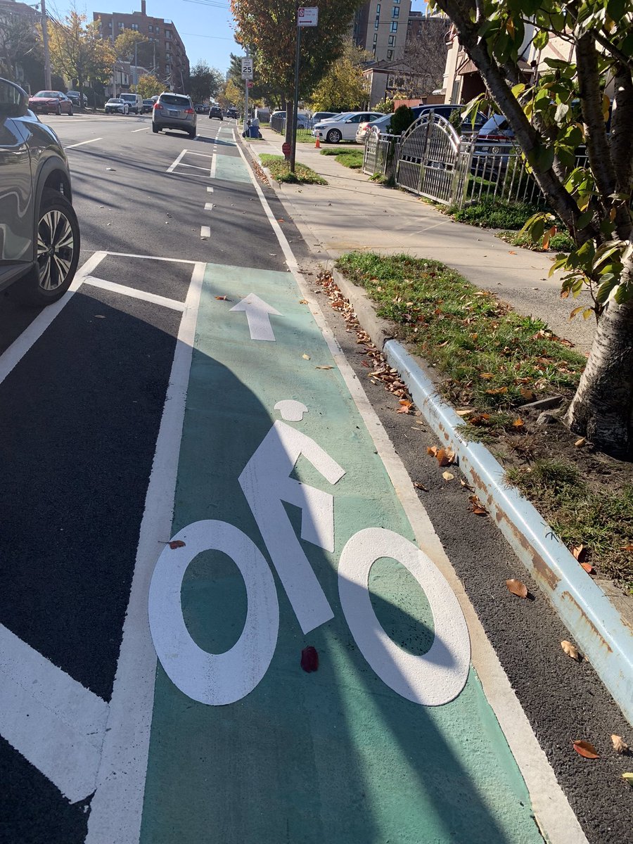 bikenewyork's tweet photo. For the most part, where the lanes are implemented they will likely work OK. One stretch on 62nd (closest to FMCP) is substandardly skinny, which seems unnecessary to preserve a couple of parking spots in a neighborhood with driveways https://t.co/LQT7dAdTuZ