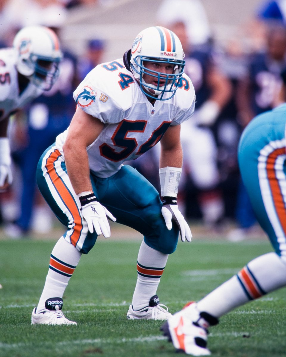 MiamiDolphins's tweet photo. #️⃣5️⃣4️⃣ Congratulations to Zach Thomas on being named a semifinalist for the @ProFootballHOF, Class of 2023! #FinsUp https://t.co/jGbpNlM92K