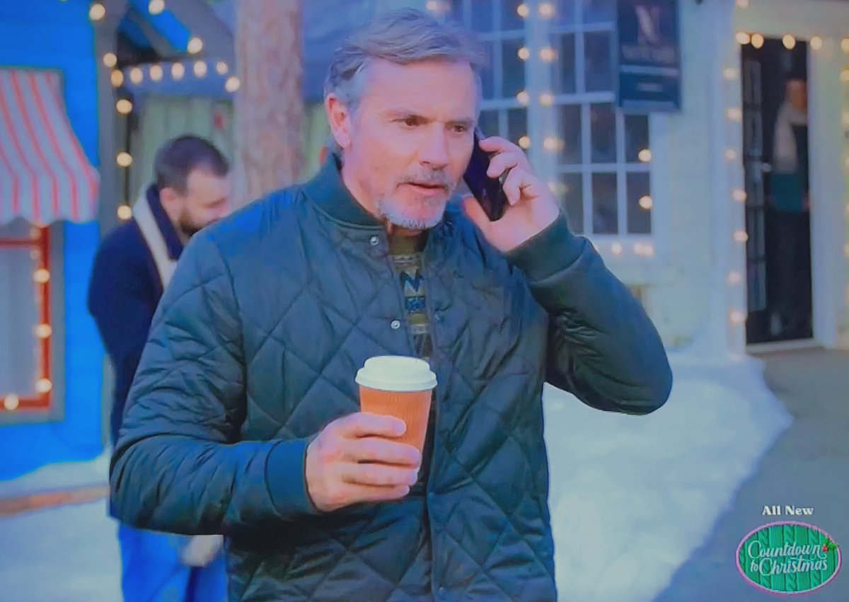 Hallmark Jacket tweet media