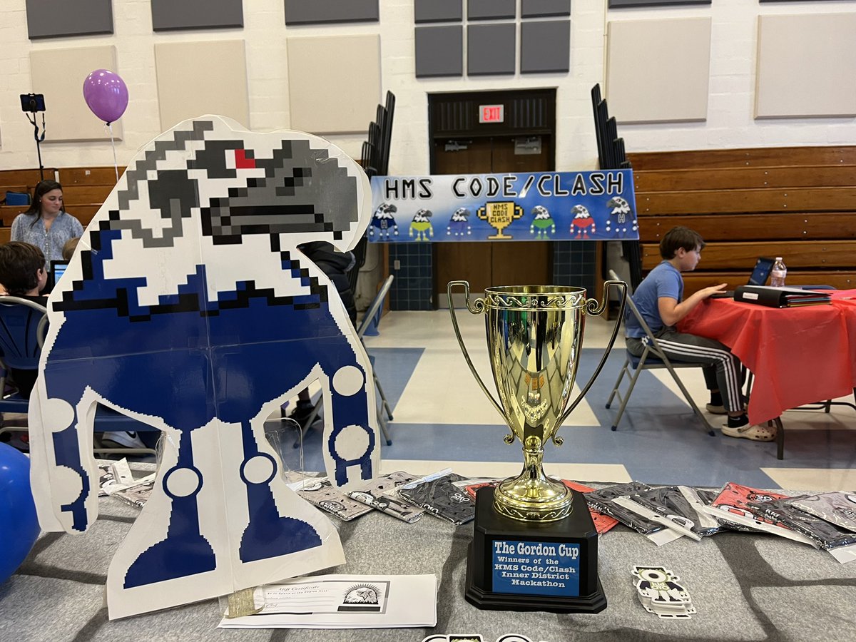 tmccarthy5210's tweet photo. Our very first HMS Code/Clash!!! Awesome job to our teachers Ms. Lomonaco, Ms. Thompson, Mr. Ditzel, and Mr. Ferrara! What’s up EW?!? #hmscodeclash @dmurph88 @CanUCode @oyoclass @kemnitzer3 https://t.co/MgRhiPefmG