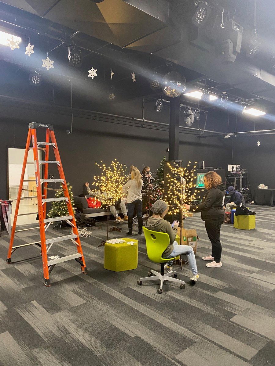 Getting ready for the reading of the Christmas Carol. Hope to See Everyone on Dec 18th @_WorkspaceCT  workspacect.org/event-details/… @EdAdvance <a href="/CES_Connecticut/">C.E.S._Connecticut</a> <a href="/BethelPatch/">Bethel Patch</a>
@TheNewtownBee