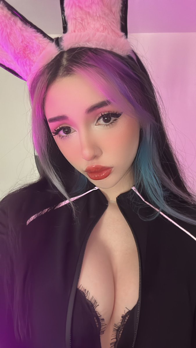 Alyri on Twitter: "Bunni says good morning 🥺"