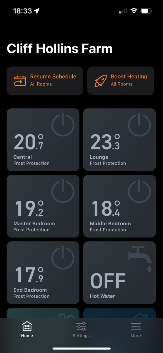 NicSharp's tweet image. #SavingSessions via @OctopusEnergy. Cranked the heat pump up a bit before, then turned it off via @tado app. Surprisingly little reduction in room temperature during the hour (did light the log burner in the lounge too)