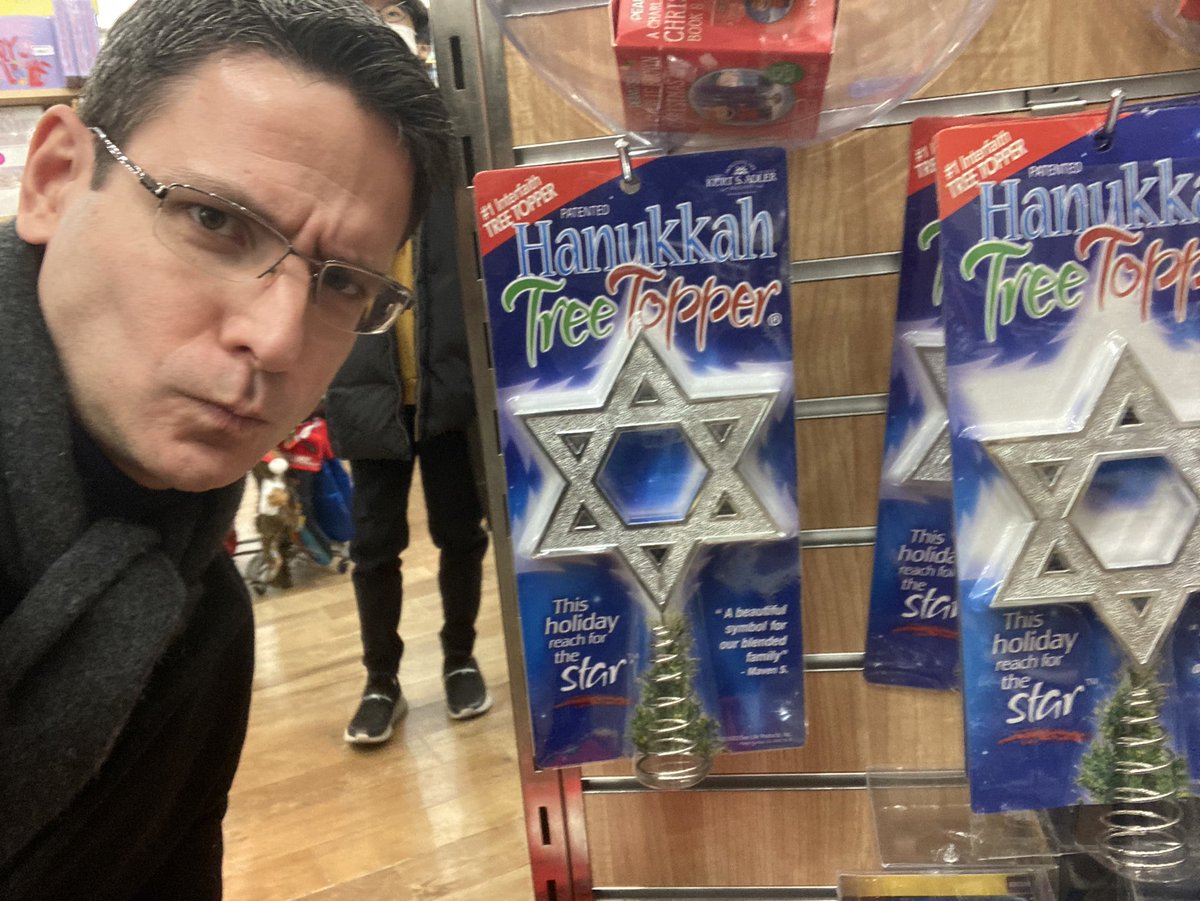 RealRoySchwartz's tweet photo. So, um, should I tell them?
#Hanukkah #notchristmas #notree https://t.co/Ys0fxdgE6P
