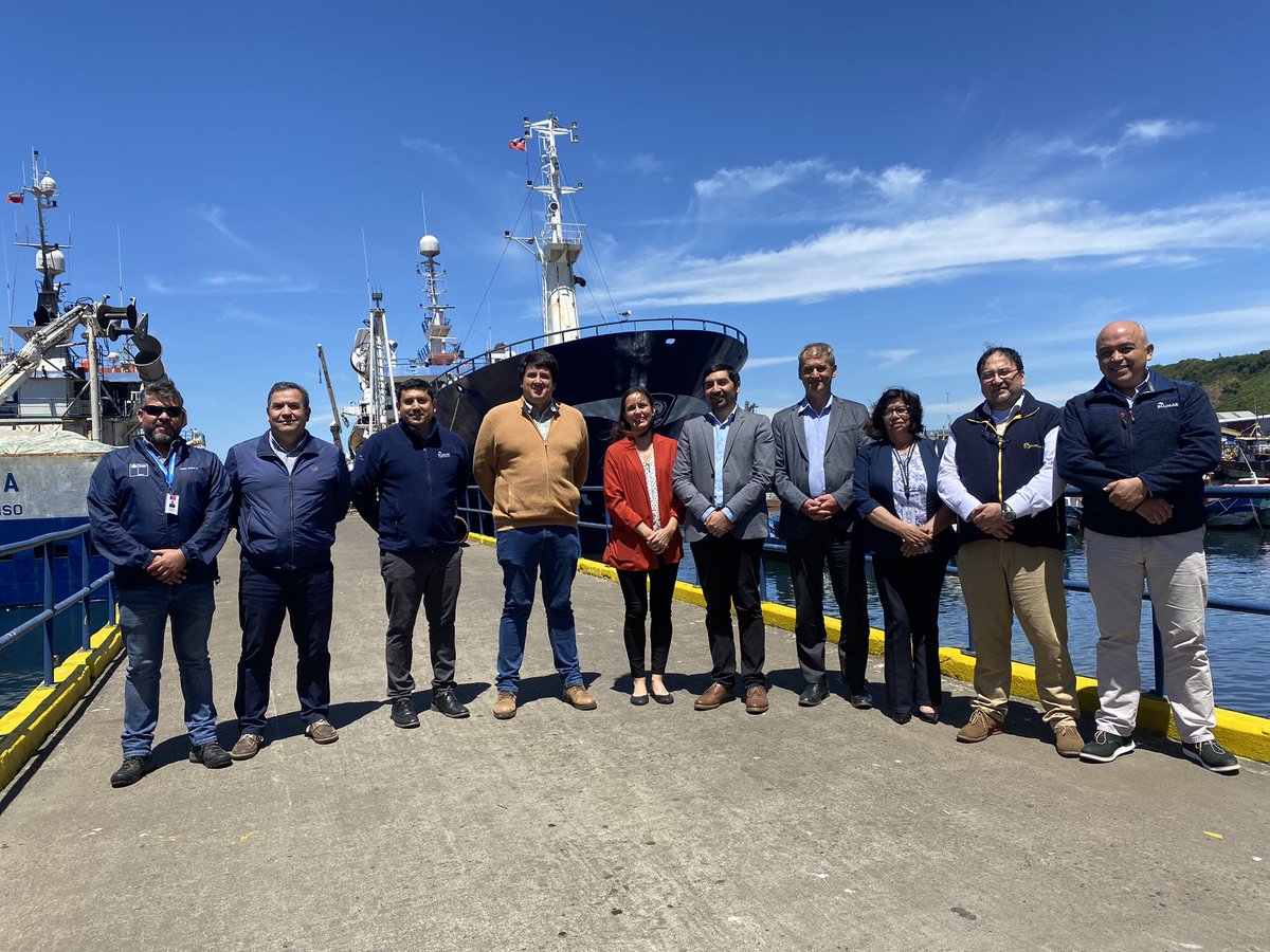seremieconomia8's tweet photo. #EconomiaCircular 🔃 Hoy asistimos a la firma del convenio 🤝 de valorización de Insumos Plásticos🥤entre #Asipes y @udeconcepcion, que busca utilizar residuos producidos en las plantas de proceso de la pesca industrial ⛴ 🐟 y transformarlos en productos con valor agregado 🙌🏼 https://t.co/sNv61F3YG7