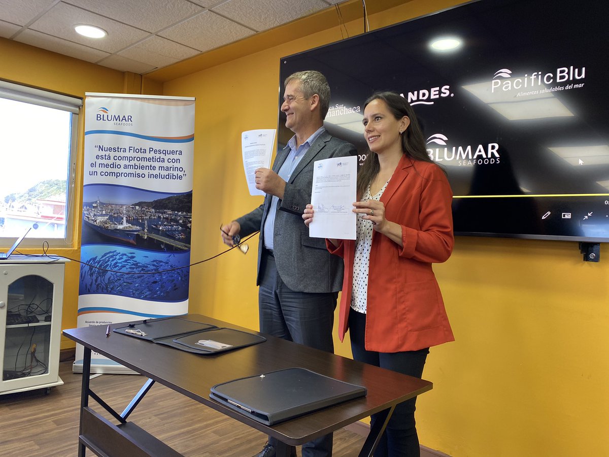seremieconomia8's tweet photo. #EconomiaCircular 🔃 Hoy asistimos a la firma del convenio 🤝 de valorización de Insumos Plásticos🥤entre #Asipes y @udeconcepcion, que busca utilizar residuos producidos en las plantas de proceso de la pesca industrial ⛴ 🐟 y transformarlos en productos con valor agregado 🙌🏼 https://t.co/sNv61F3YG7