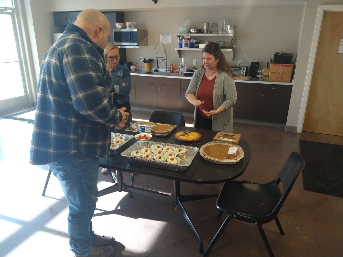 PolestarKC's tweet photo. Setting our table with a grateful heart. Simply thankful for the blessings we have been given… for family, friends, health and work that is fulfilling. Happy Thanksgiving! #thankful #polestarfamily https://t.co/eRtvjMBKzz