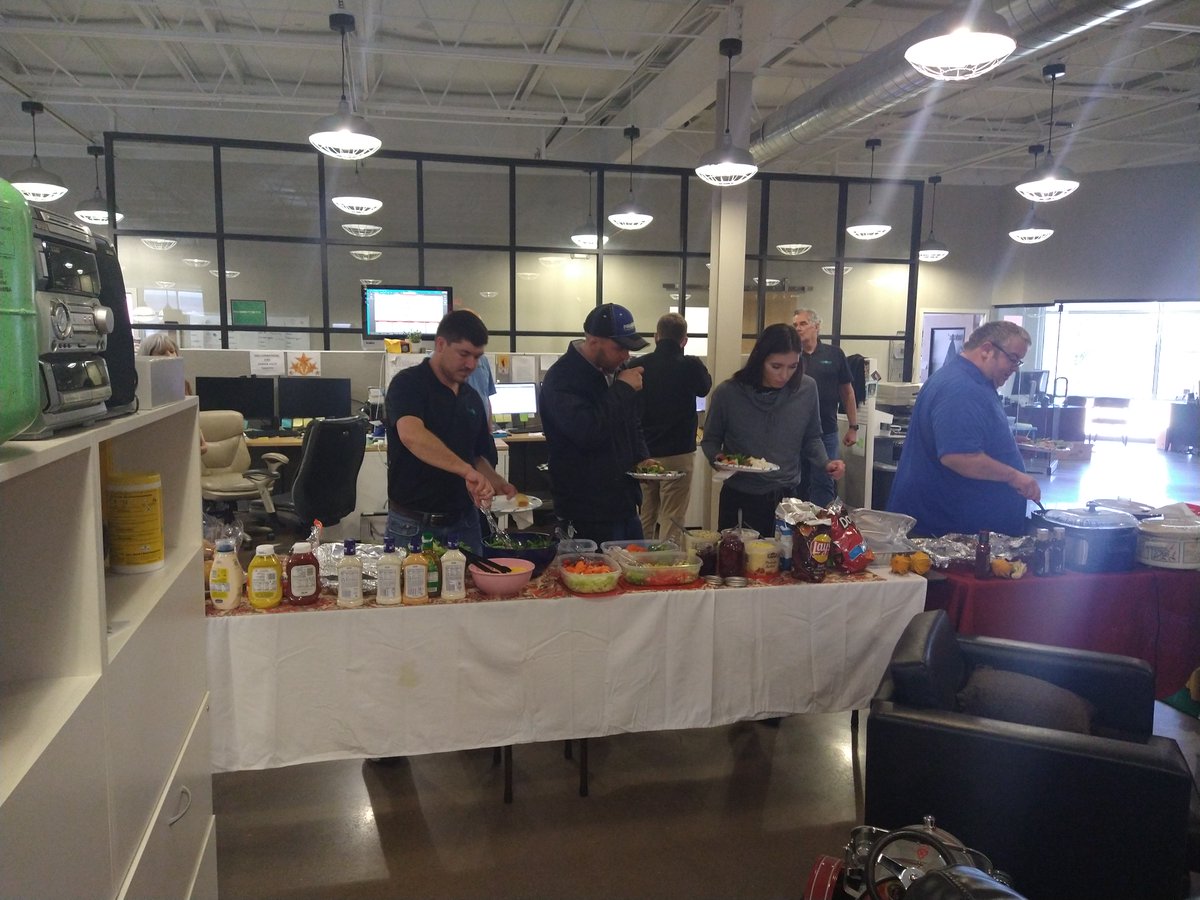 PolestarKC's tweet photo. Setting our table with a grateful heart. Simply thankful for the blessings we have been given… for family, friends, health and work that is fulfilling. Happy Thanksgiving! #thankful #polestarfamily https://t.co/eRtvjMBKzz