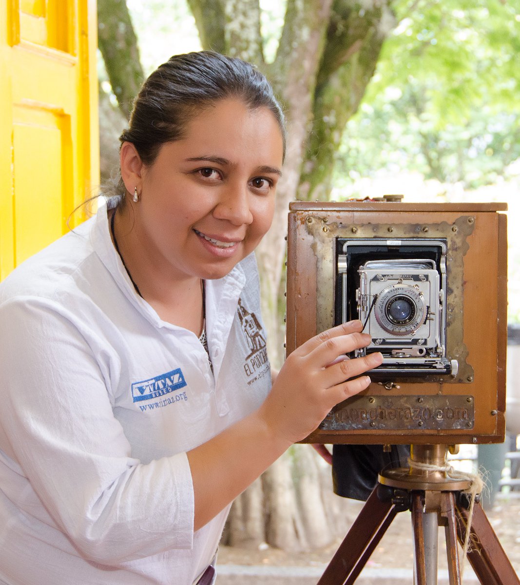 elponcherazo's tweet photo. ¡Ven y tomate un Poncherazo gratis!
Inscríbete: https://t.co/f1JER3a1Cz
Dictaremos talleres participativos gratis para que conozcas el proceso de la fotografía analógica en blanco y negro. Pueblito Paisa del 23 de nov al 5 de dic, de 10am a 5pm, excepto sábados y domingos. https://t.co/NsYupb0dAy