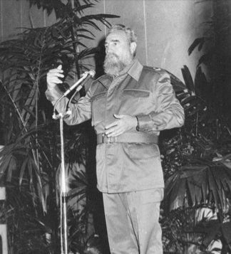 MMarreroCruz's tweet photo. #FidelPorSiempre: “pertenecemos a la estirpe de los que no se rinden, pertenecemos a la estirpe de los que pelean, de los que luchan, pertenecemos a la estirpe de los que no se desalientan ante nada y buscan soluciones”.
(22/11/1991) https://t.co/Rz9L1fTLER