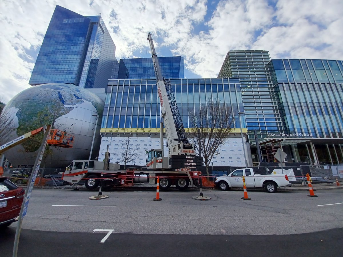 Lindsay Zanno tweet media