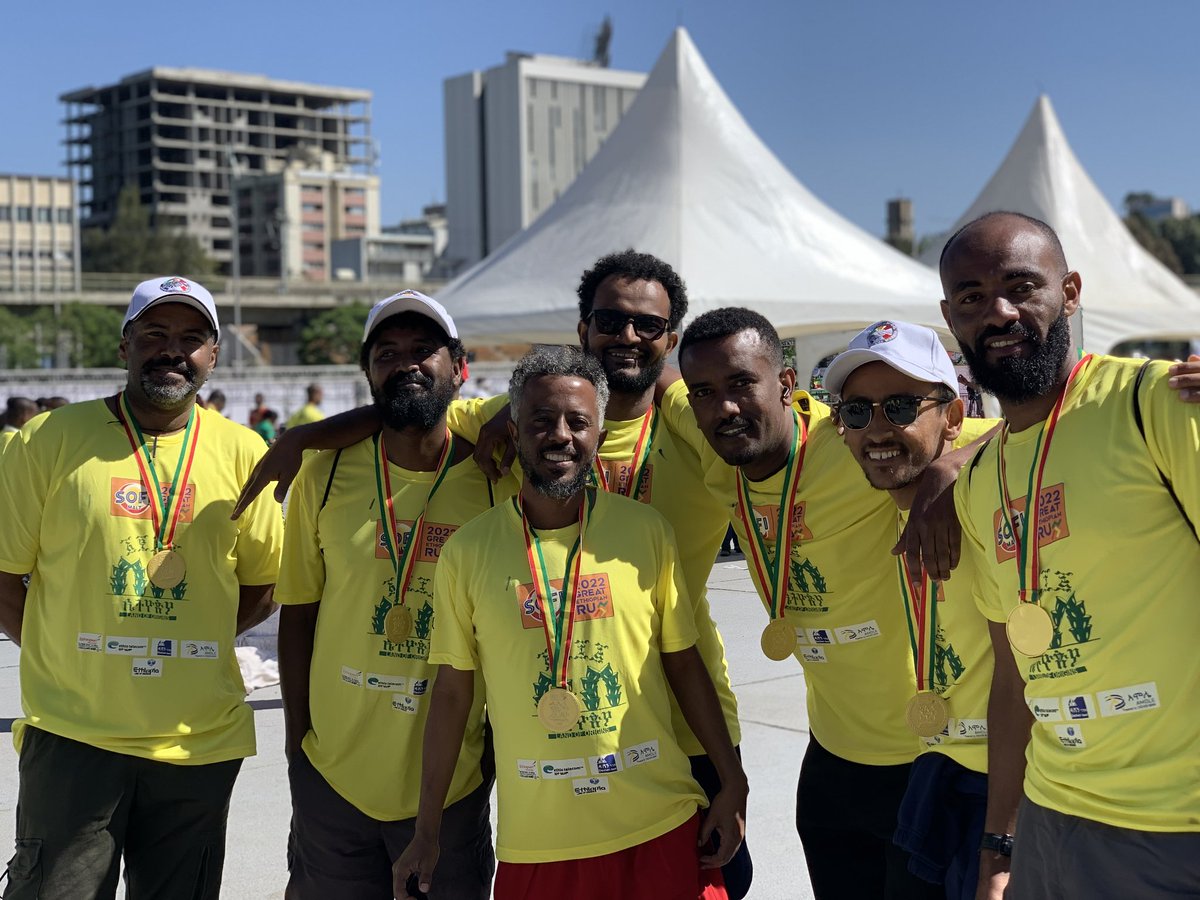LgmAddis's tweet photo. Great Ethiopian Run 22ème édition ce dimanche 20 novembre. L'équipe du LGM était au rendez-vous: enseignants de tous les niveaux, personnels techniques et administratifs et même notre proviseur ! Un temps fort dans la bonne humeur, merci à cette belle équipe !
@mlfmonde@aefeinfo https://t.co/Ih24bHW6ih