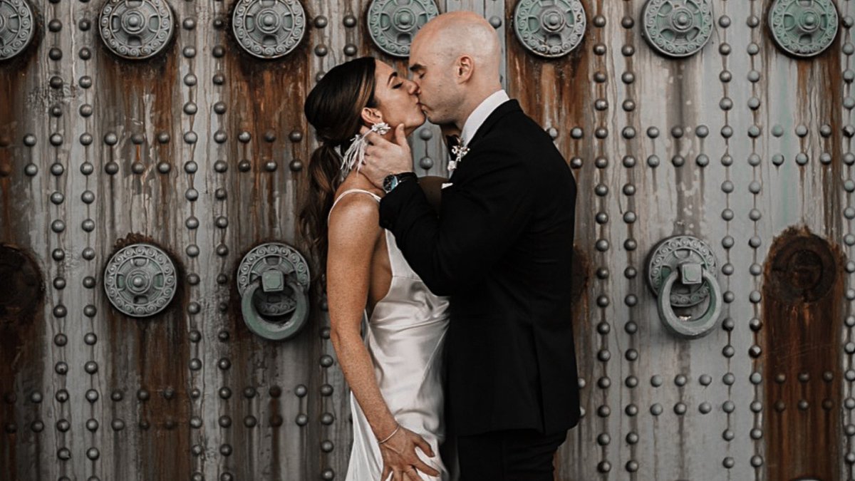 EnzoCustom's tweet photo. Rustic vibes and romance. 🖤

https://t.co/DnAK5Jy0Qz https://t.co/lDVEItUm88