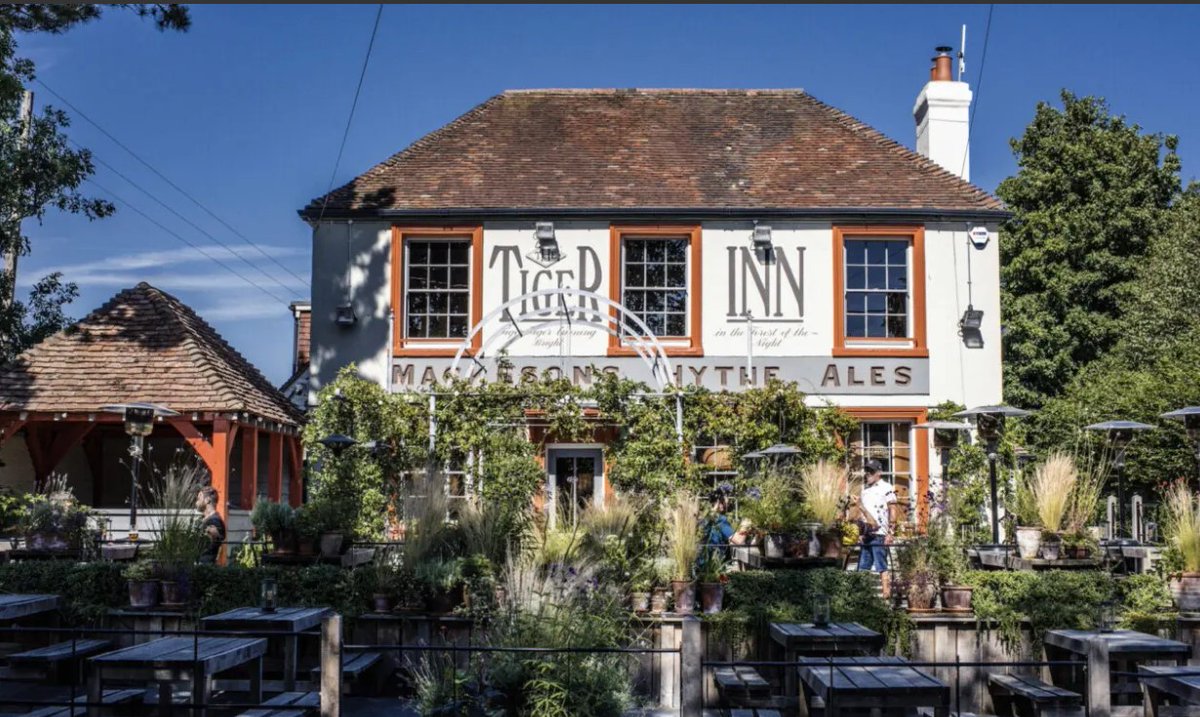 moffat_anz's tweet photo. The Tiger Inn in Stowting, UK, is a classic country pub that recently received a full renovation. Credits to Simon Critchett & #KentCommercialKitchen for designing & building a #commercialkitchen for such a busy venue.#BlueSealevolution was their #kitchenequipment of choice π https://t.co/SYDVjaKSJ4