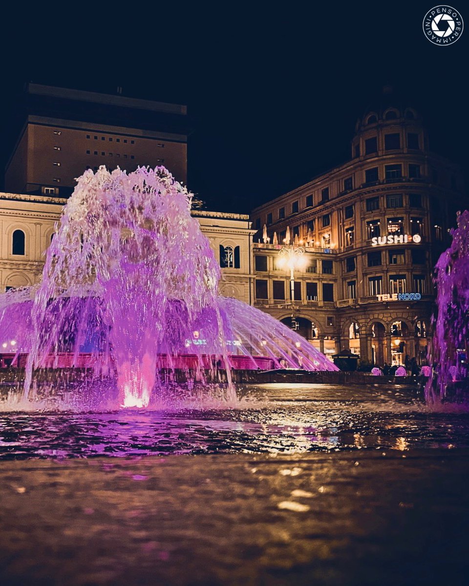 martabignone's tweet photo. “Penso spesso che la notte è più viva e intensamente colorata del giorno.”
(Vincent Van Gogh) #pensoperimmagini
#smartphonephotography #mobilephotography #genova https://t.co/HUUOTktM7W