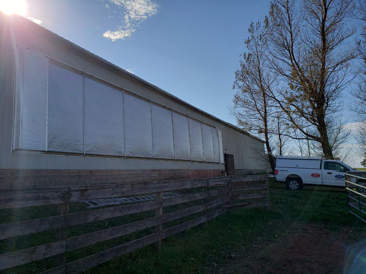 Lots of curtain installs this fall! Replace or buy new before the snow comes! 👀recent install in western PEI➡️Faromor Roll-A-Way curtain system. Unique design allows curtain fabric to stay tight in all positions from fully open-closed. bitly.ws/wZjg #naturalventilation