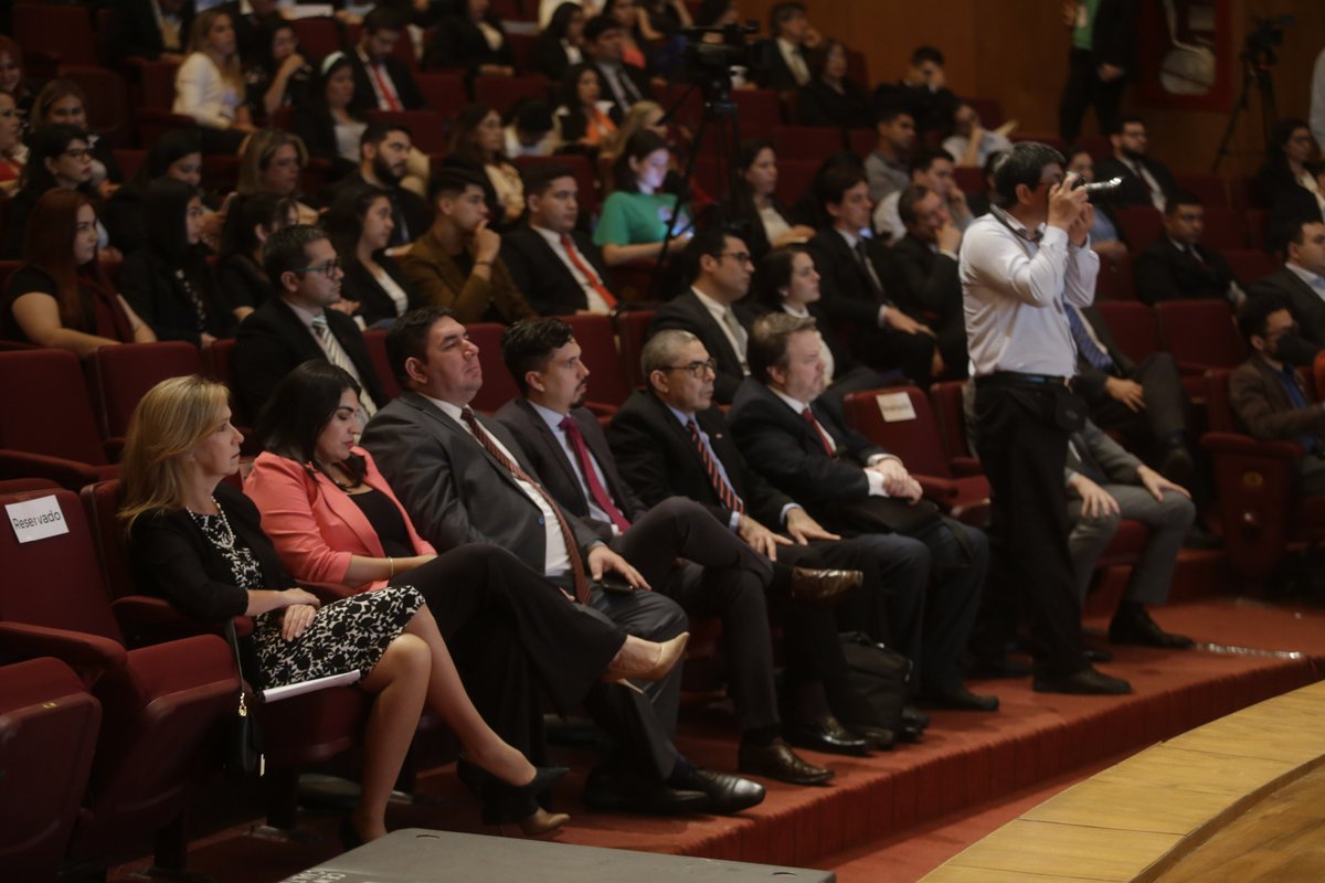 MDP_py's tweet photo. Con palabras de la directora general del Instituto Técnico Superior de la Defensa Pública @Tania_Abdo, se dio inicio al VIII Congreso del @MDP_py.

En la oportunidad, menciono la importancia de la #DefensaPública en la consecución del Estado de Derecho. https://t.co/iHYqgiBREm
