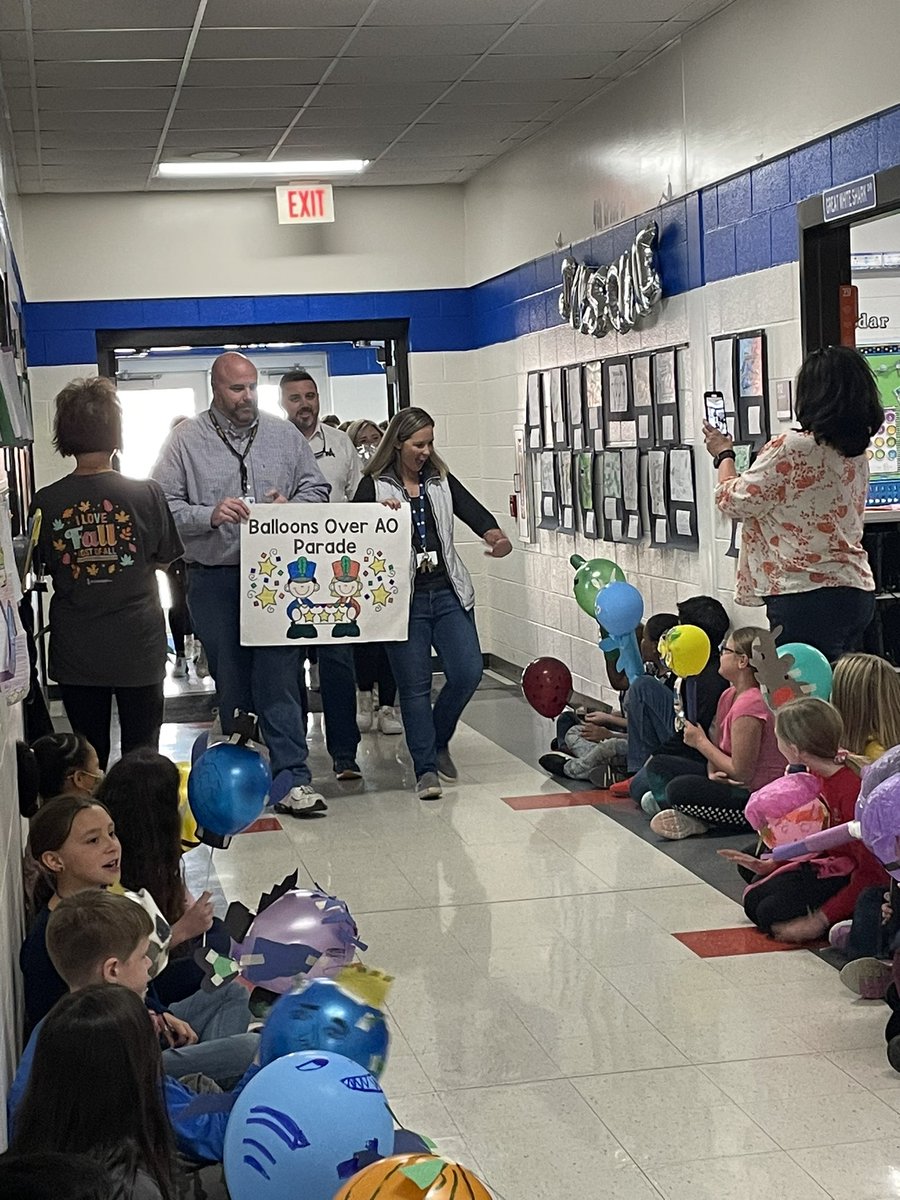Thankful for <a href="/aolets_go/">AO Elementary School</a> and their commitment to #StudentCenteredFutureFocused Balloons Over AO school wide event! Way to integrate reading and STEM. <a href="/AlamanceScholar/">Alamance Scholars</a>