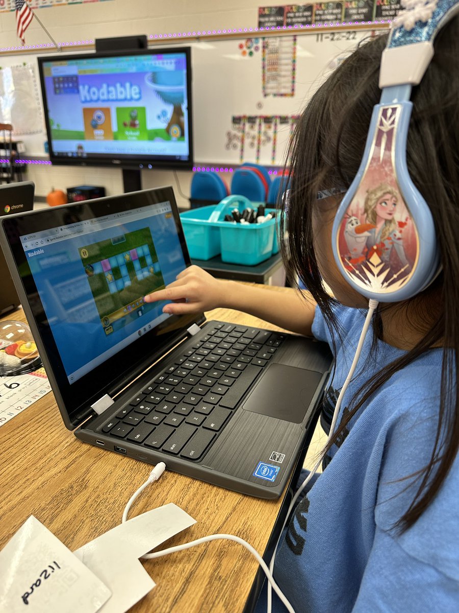 MrsElkari's tweet photo. Using Kodable for the first time this year was a great hit for our kiddos! They loved it!#spottedatlow #kodable @LowesIslandElem https://t.co/eN37w9XHh2