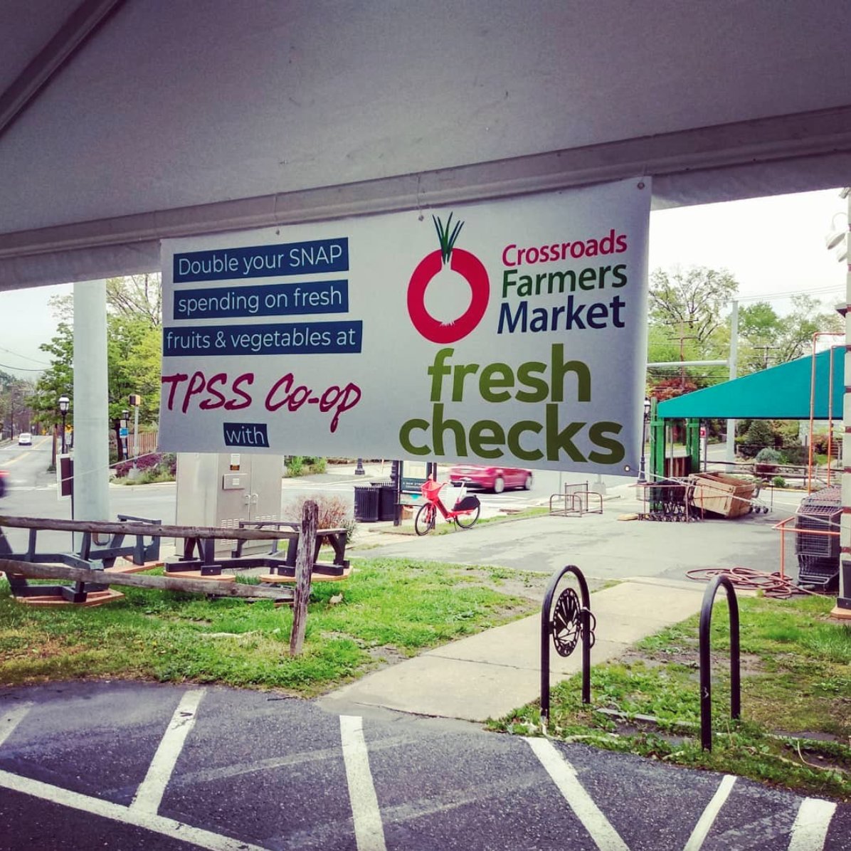 Crossroads Quarterly | Fall 2022 Issue - mailchi.mp/crossroadscomm… 

USDA grant award, new businesses at the kitchen, and our growing Crossroads fam! Plus, Tuckey's 30 years, #GivingTuesday, the Market at the Bank, and a warm fall salad recipe.