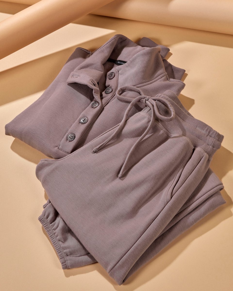 We're officially in cozy season ❄️ 

And all cozy plus everything on the site is 30% OFF: bit.ly/3OjtWow