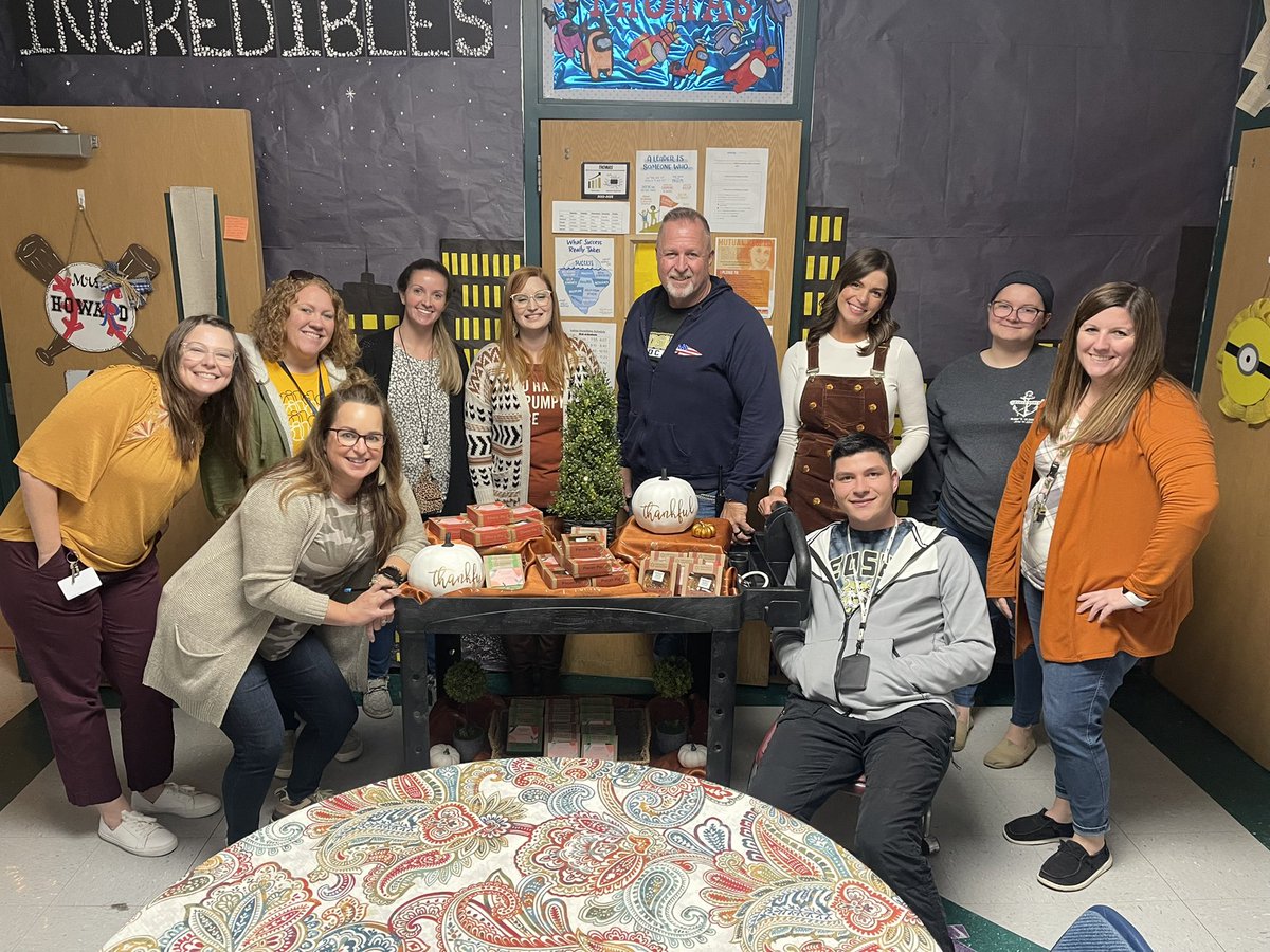NMS Thanksgiving Treat Trolley! <a href="/NeoshoMS/">Neosho Middle School</a> <a href="/brandylynkissel/">Brandy Kissel</a> <a href="/jjordon8396/">John Jordon</a> #NMSChampions