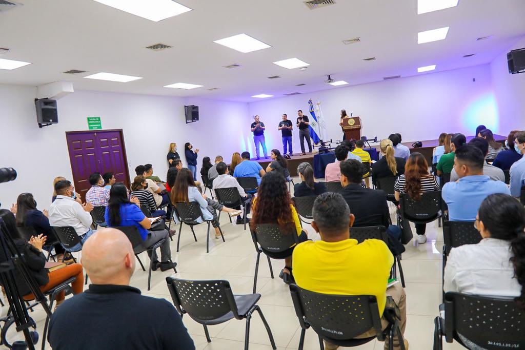 Vi11atoro's tweet image. Damos por inaugurada la “#Hackathon2022 Patrullaje Digital”, impulsada por nuestro Ministerio de @SeguridadSV, como parte de las políticas del Gobierno del Presidente @nayibbukele, de apostarle a la juventud, quienes dentro de unos años llevarán las riendas de este país.