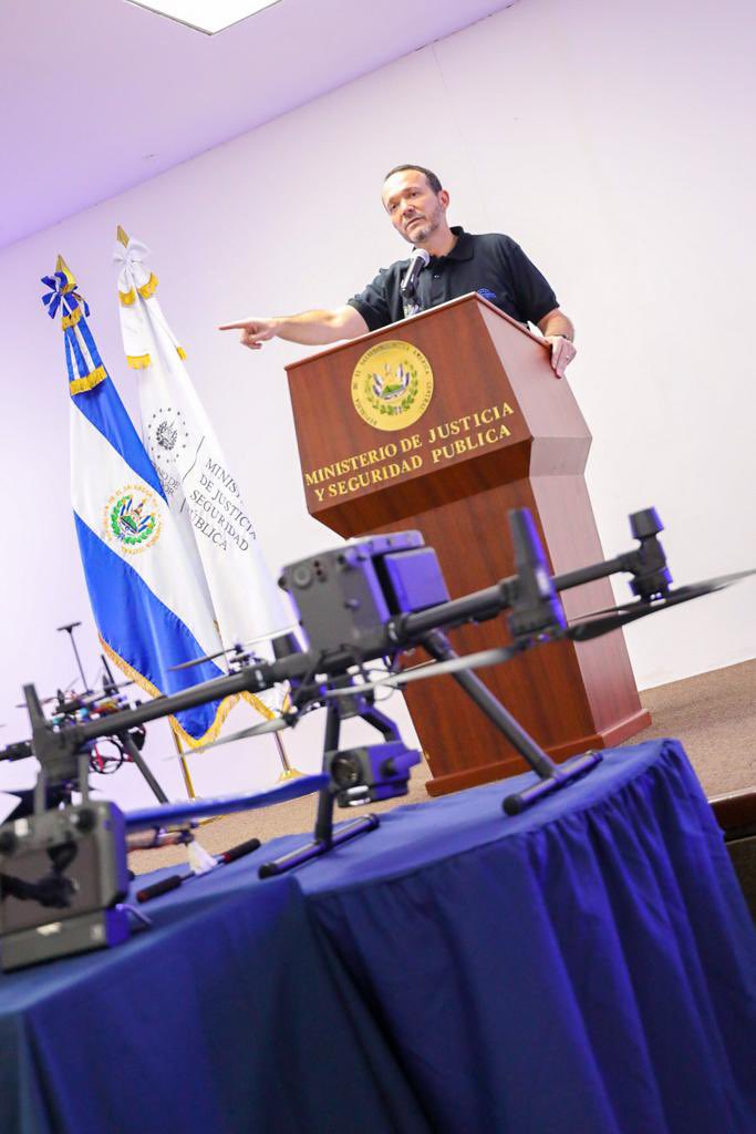 Vi11atoro's tweet image. Damos por inaugurada la “#Hackathon2022 Patrullaje Digital”, impulsada por nuestro Ministerio de @SeguridadSV, como parte de las políticas del Gobierno del Presidente @nayibbukele, de apostarle a la juventud, quienes dentro de unos años llevarán las riendas de este país.