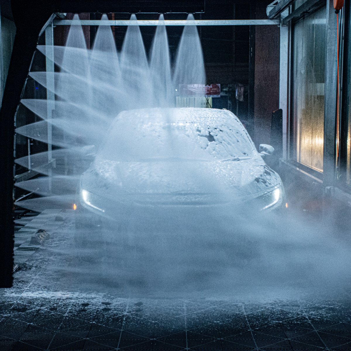 We may be enthusiastic about washing cars, but we love providing reliable customer service to #DadeCityFL even more.