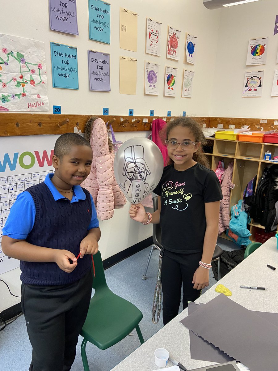 JoelleBird's tweet photo. Helping our 2nd grade book buddies create their balloons for the Thanksgiving Day Parade https://t.co/heqCBBvXXw