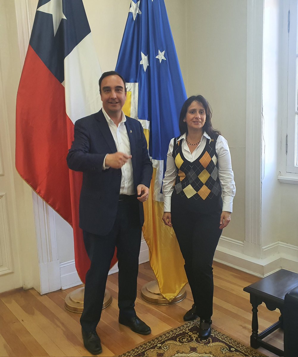 Nos reunimos con el Gobernador Regional de Magallanes <a href="/JorgeFlies/">Jorge Flies</a> para conversar y compartir inquietudes sobre los desafíos que tendrá el desarrollo de un #HidrógenoVerde y sostenible en Magallanes. Gracias gobernador por este espacio!