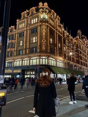 adricazoorla's tweet photo. christmas in london https://t.co/jwQAhvCY0U
