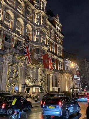 adricazoorla's tweet photo. christmas in london https://t.co/jwQAhvCY0U