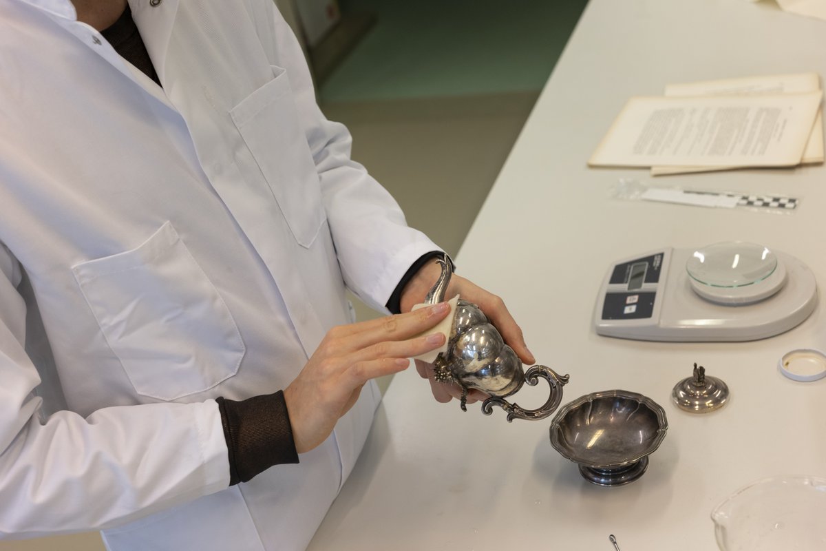 DurareProject's tweet photo. A peek into @UU_ArtLab 🔎

There, DURARE's Henrike Scholten and @techarthistory have been busy working with historical recipes for the #ICOMCC Art Technological Source Research Interim Meeting in Paris, 24/25 Nov. Registration is possible until tomorrow! 

https://t.co/OH3e5yHQBU https://t.co/7JAvkA3orw