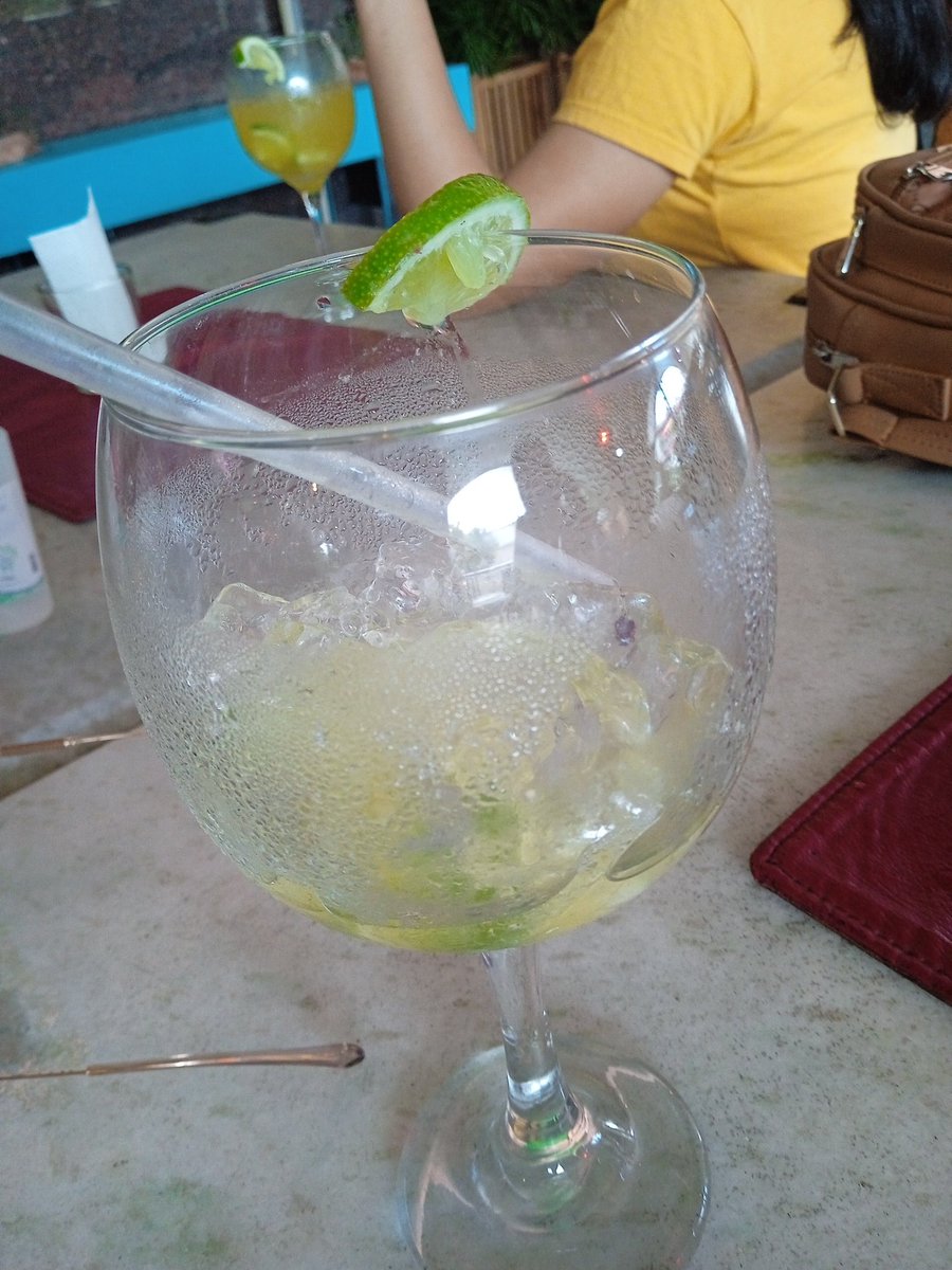 bbyvittahere's tweet photo. I'm so drunk https://t.co/4iJ40NiVcZ