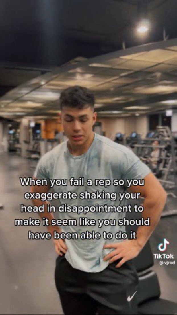 arrywinks's tweet image. hernandez needing treatment