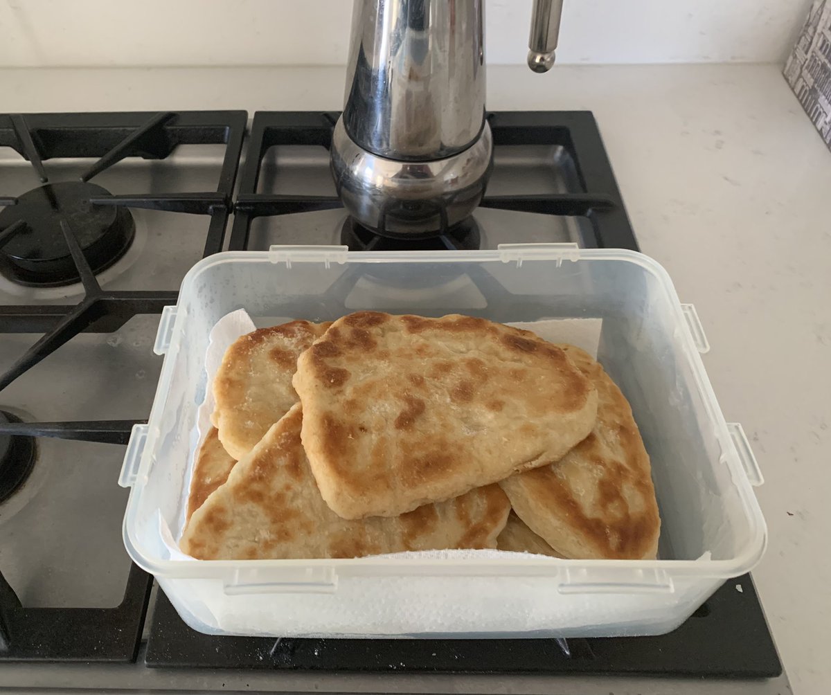 LynnParsonsUK's tweet photo. Thank You @jessfaith Our Correspondent from Kent on the #EveningShow @magicfm Love this #Foodie #WindowOnYourWorld #HomeMadeFlatbreads #Fresh #Warm Out of the Oven ❤️ https://t.co/MU6Vc0OPeL