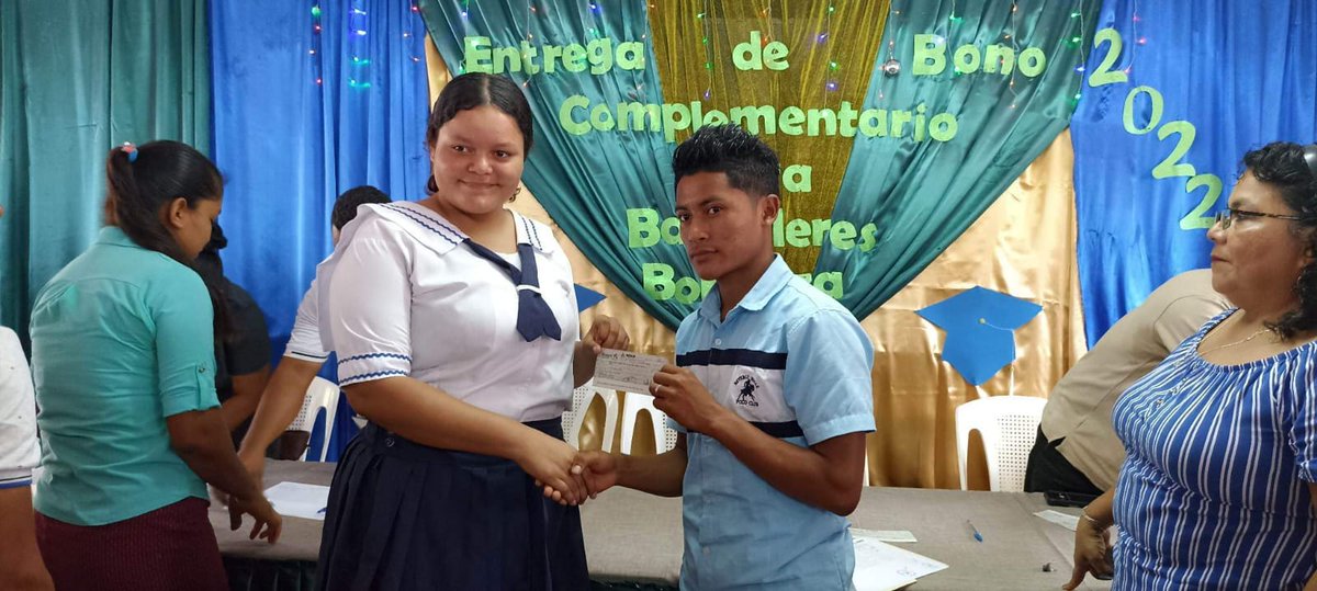 bonanza_red's tweet photo. #BONANZA  Frente Sandinista de liberación nacional inicia entrega de Bono complementario a bachilleres de bonanza,  Con la  participacion de FES, Candidatos electos y estudiantes! https://t.co/M9LQG9NIM5