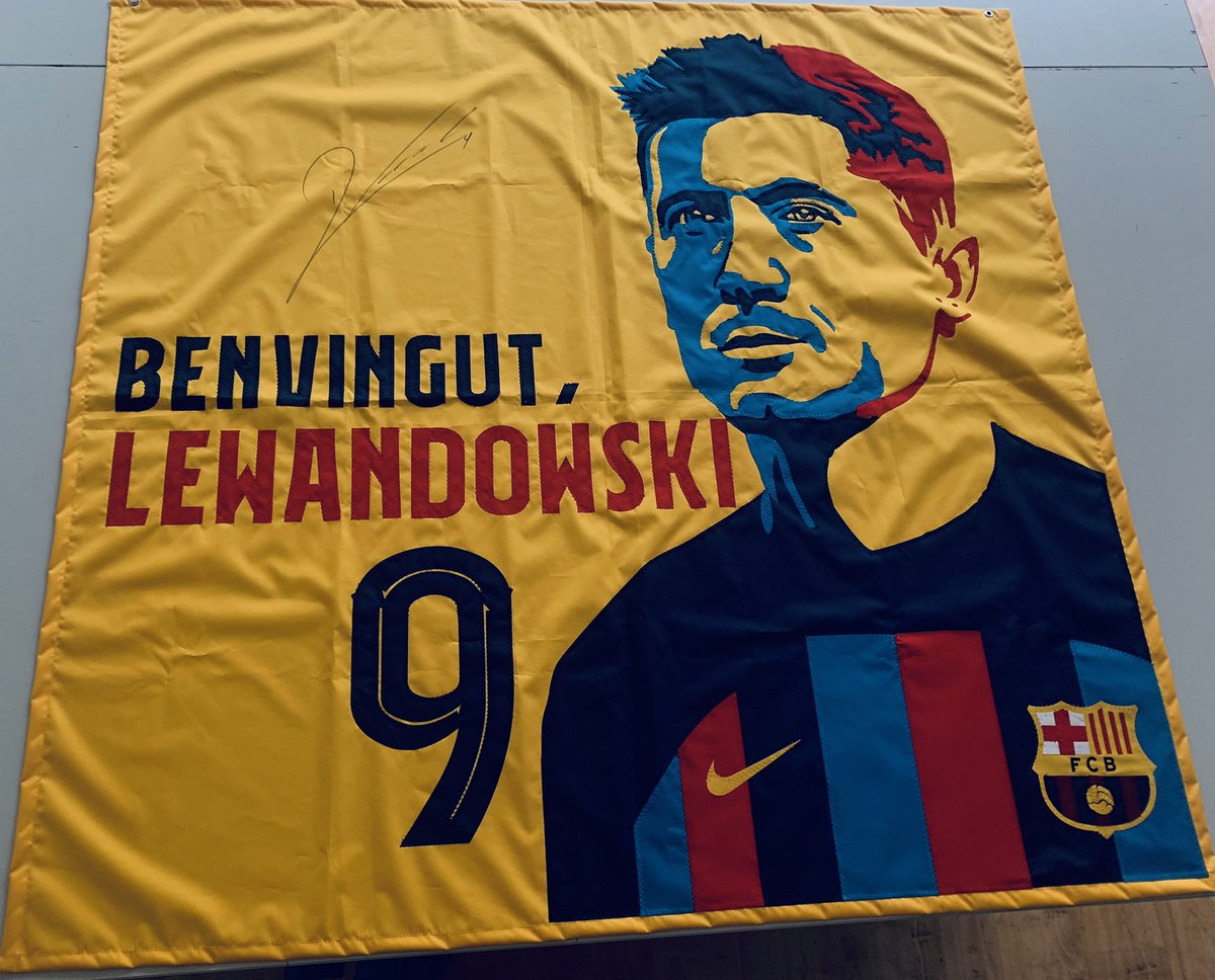 FlagFanatics's tweet photo. Miał być i w sumie jest, @lewy_official on fire🔥 karny karnym, a Ty możesz pomoc kolegi tacie w walce o zdrowie. Licytacja pod postem Bartka na FB, na ta chwile 2500zl. @_BarcaInfo @BlaugranaOnline @memorabilia1899 https://t.co/17L7CEE0Vy
