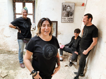 LaRepartidora's tweet photo. Hem rebut alguns models nous de #MissComadres
Roba ètica feminista des de Granada, passeu a pegar-li una miradeta ❤️🔥 https://t.co/wUeNqKRawg