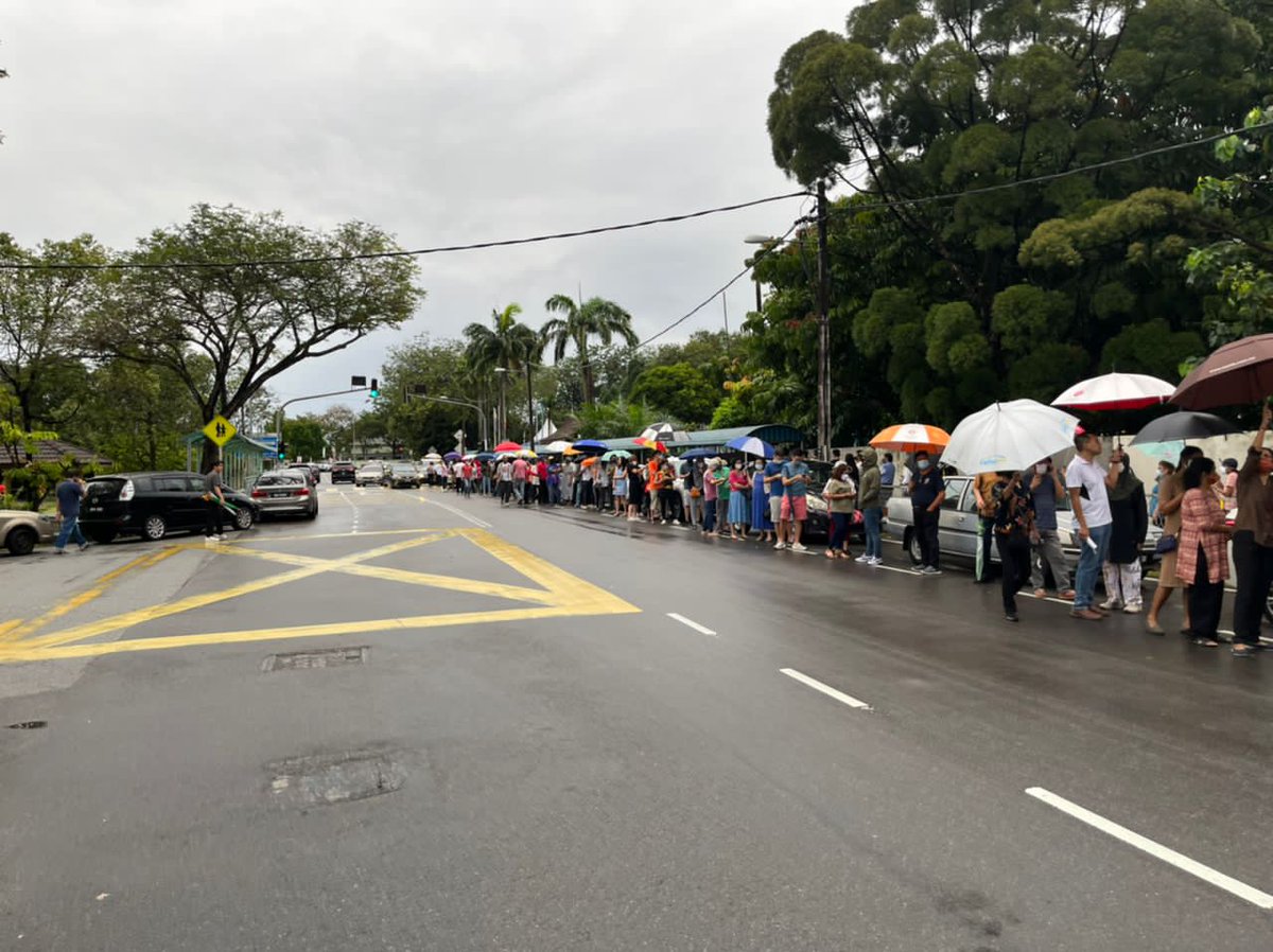 trashiehuman's tweet photo. Are Malaysians coming out to vote for patriotic reasons? Or are they voting to take advantage of the Election Day promos offered by various establishments?

@JRN500 
#URJOURN
#DigitalJournalism
#GE15 https://t.co/xyrD95HTDs