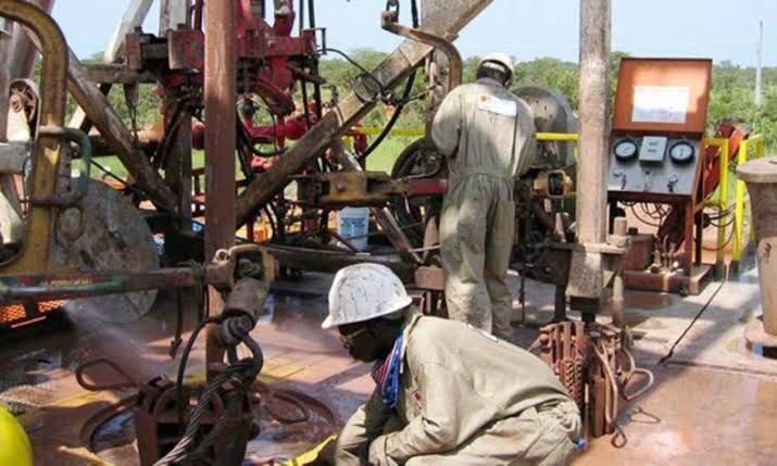 US_Kamaluddeen's tweet photo. My Name is Kamaluddeen Usman, a graduate of Accounting and Master of Business Administration, from Oil Producing State "Gombe". Gombe is located in the far Northeastern Part of Nigeria. It's the first Oil well in Northern Nigeria. #PMBisWorking #KolmaniRiverDrilling #GombeOil https://t.co/wFBZFhuqjB