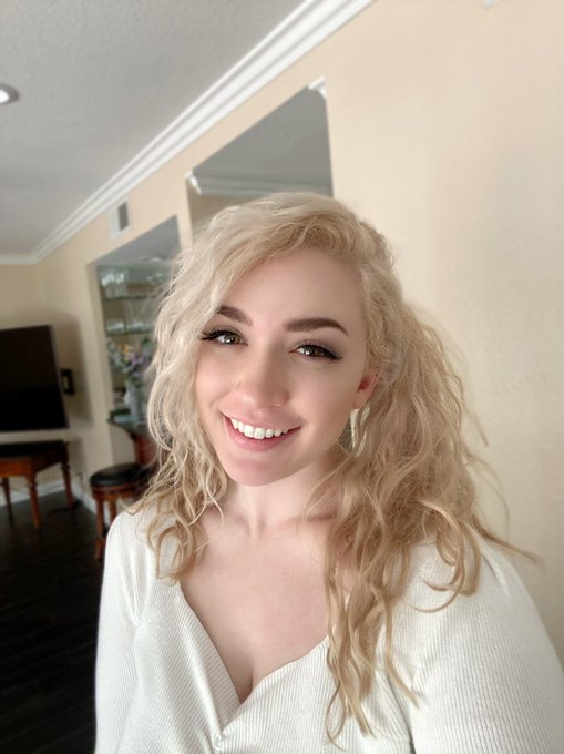 𝔥𝔞𝔭𝔭𝔶 𝔤𝔦𝔯𝔩 ☻ https://t.co/2DunPrJFQX