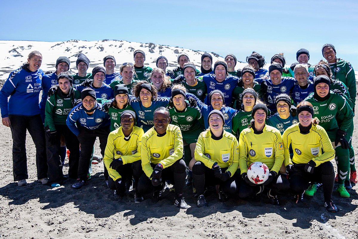 Salima was part of @EPFinitiative's highest-ever football match. We climbed Kilimanjaro to break a world record and promote gender equality in sport. @LoriLindsey6 came, too! 💪