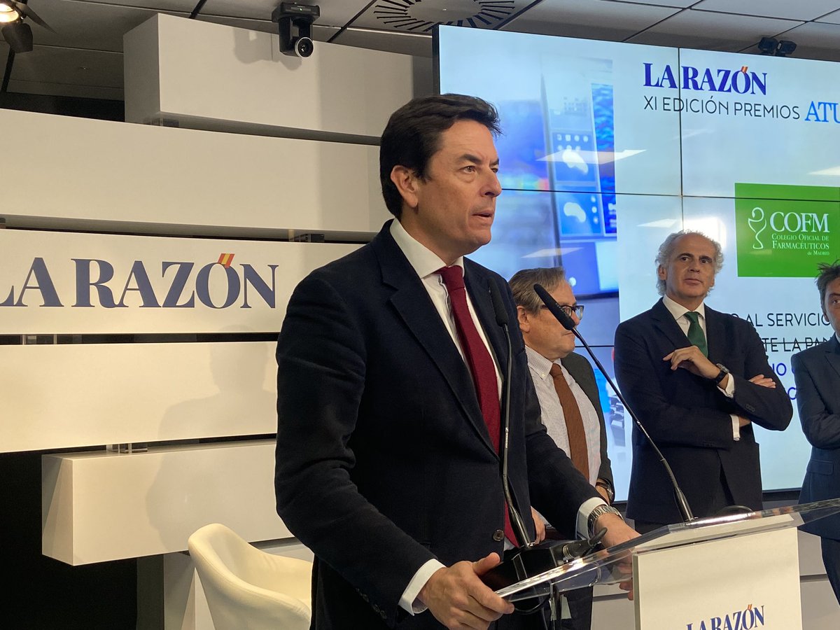larazon_es's tweet photo. XI #PremiosATuSalud: 
🔹 Premio Mejor tratamiento sobre epilepsia: @AngeliniFarmaES 
🔹 Premio al servicio público durante la pandemia: @COFMadrid 
🔹 TRAYECTORIA AL FRENTE DEL COFM: Carlos Ibañez 
En #directo AQUÍ https://t.co/JOld7kmgas https://t.co/PftdOBBhFQ