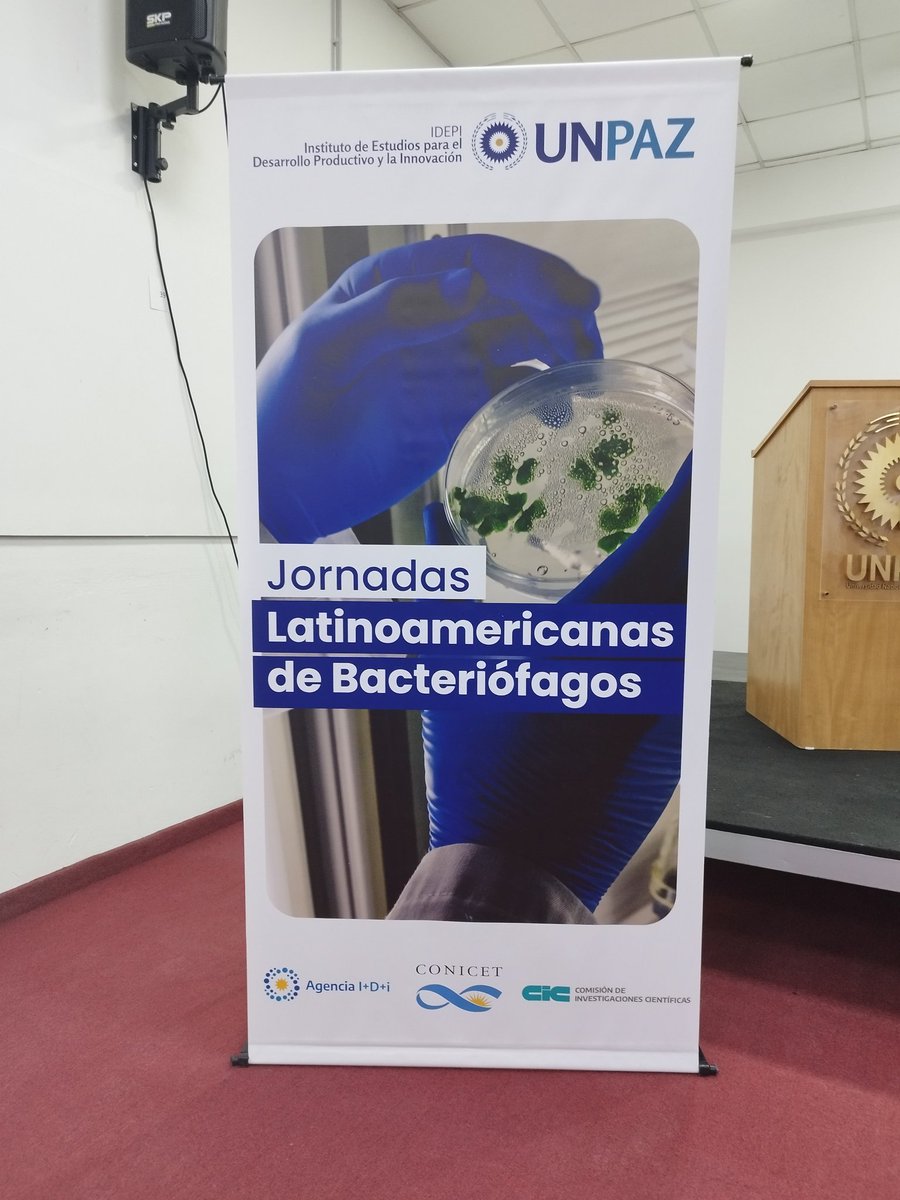 En las Segundas Jornadas Latinoamericanas de Bacteriófagos, Buenos Aires, Argentinaa
